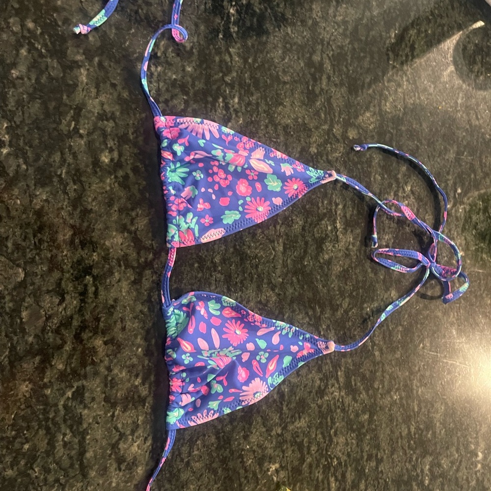 Bright swim wear bikini
